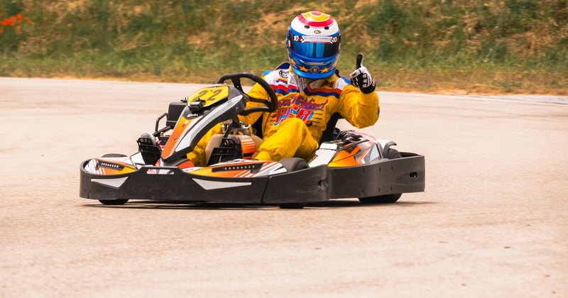 Progresser en karting quand on est adulte débutant : le guide pratique